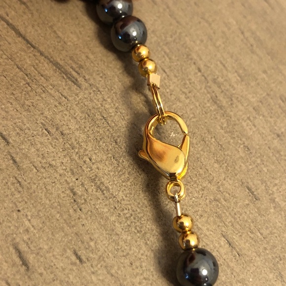 Elegant Abalone Imitation Mother of Pearl Shell Necklace - Picture 6 of 11